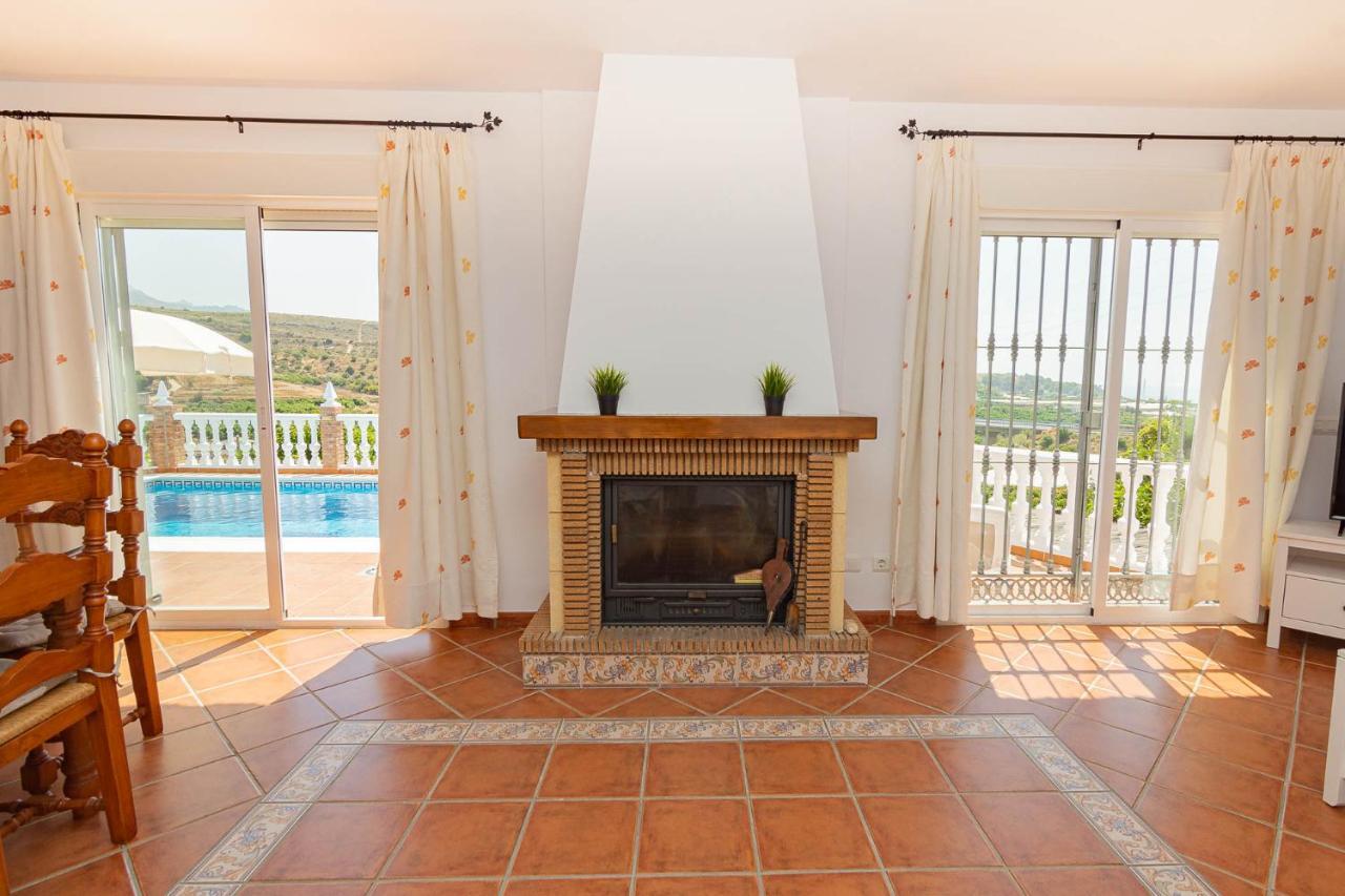 Villa Andalucia: Cerca De Todo, Intimidad Y Espacio Nerja Bagian luar foto