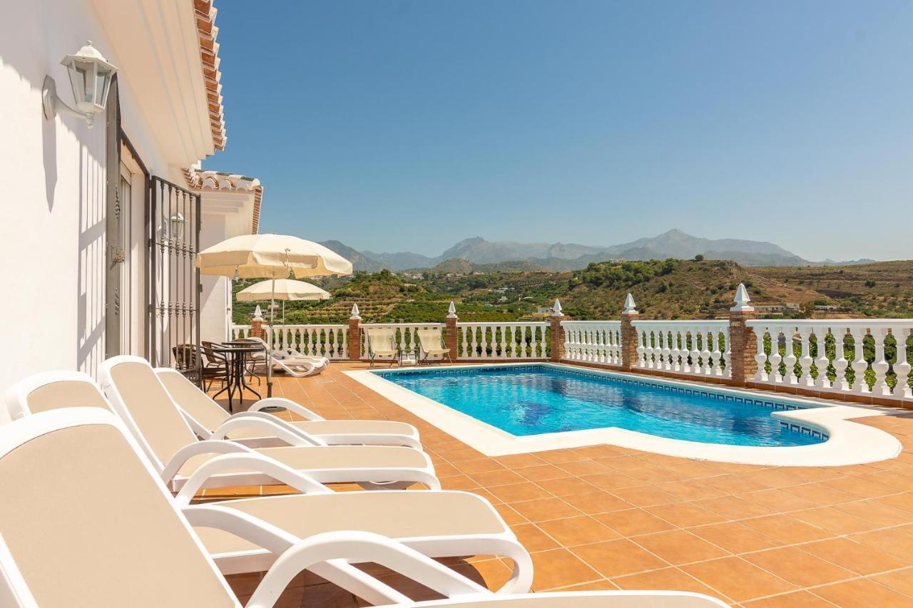 Villa Andalucia: Cerca De Todo, Intimidad Y Espacio Nerja Bagian luar foto